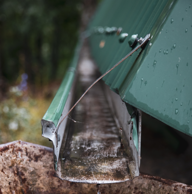 metal roof gutter