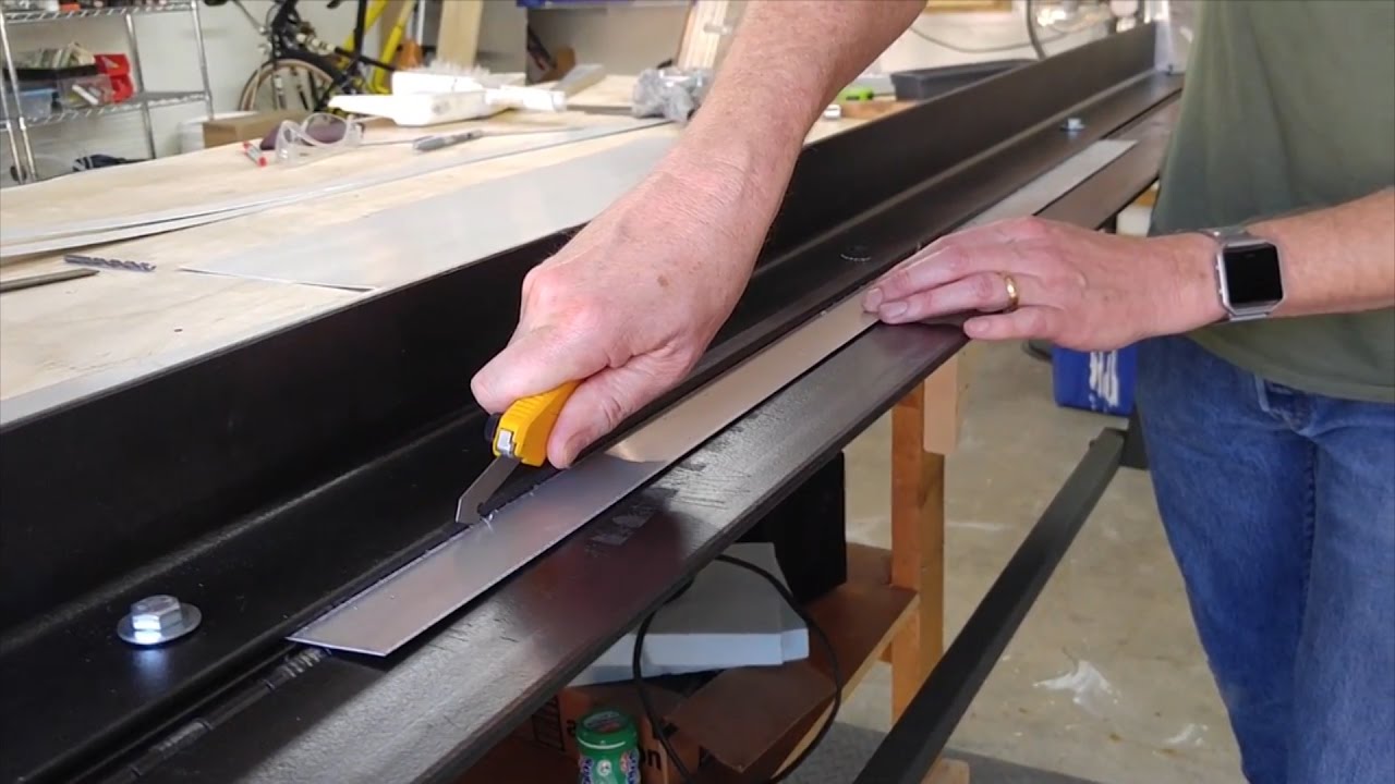How to Cut Aluminum Flashing